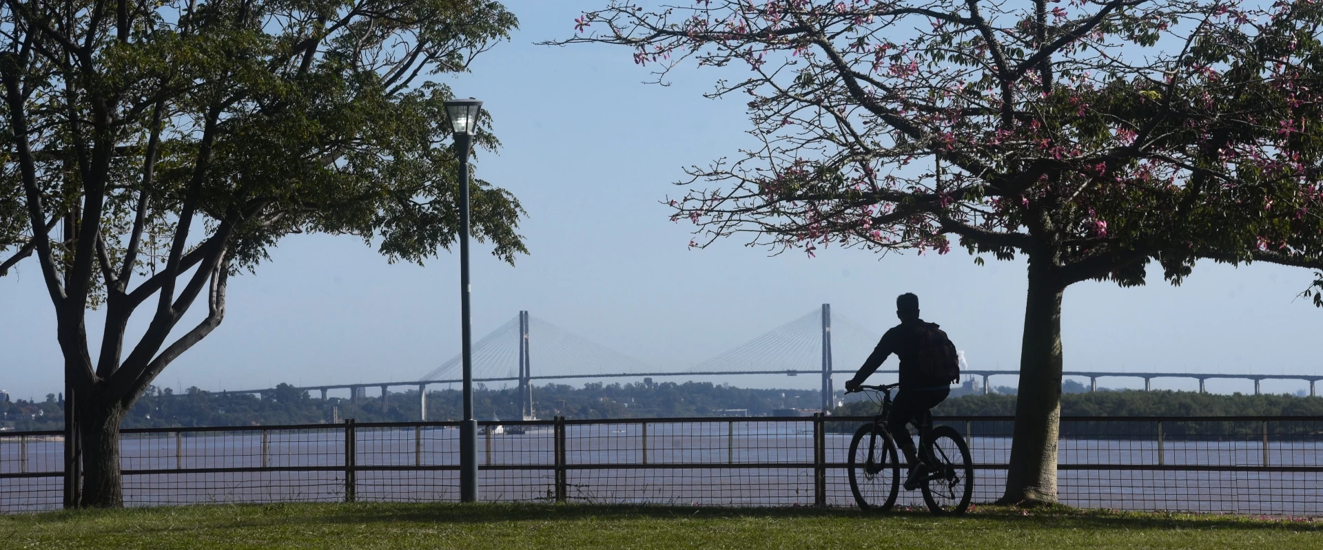 Paseos por los parques ribereños